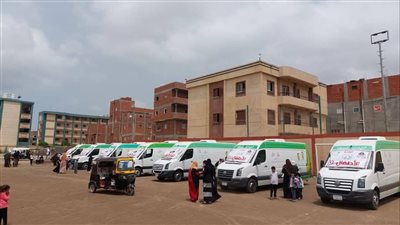 1409 مواطنين تلقوا العلاج والكشف بالمجان بقافلة طبية بقرية المرابعين بدمياط 