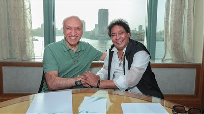 تفاصيل تعاقد الكينج محمد منير مع روتانا لتقديم أعمال تليق بتاريخه