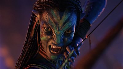 أول صورة لـ زوي سالدانا من فيلم AVATAR: FIRE AND ASH 