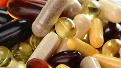 طبيبة تحذر الطلاب من تناول المكملات الغذائية ومشروبات الطاقة خلال الامتحانات (فيديو)