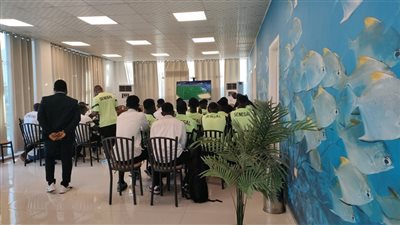 محاضرة فنية للاعبي منتخب السنغال لشرح أخطاء مباراة إفريقيا الوسطى