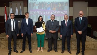  انبي وبتروسنان ينهيان برنامج تطوير القيادات النسائية 