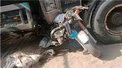 مصرع شخص وإصابة آخر في حادث تصادم بالشرقية (صور)