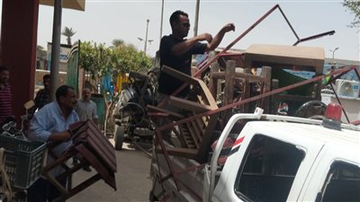 انطلاق حملة مكبرة لإزالة الإشغالات بطريق أسيوط- سوهاج الزراعي (صور) 