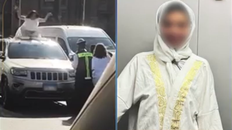 فتاة اليوجا فوق كوبري