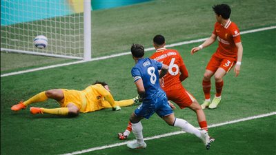 الدوري الإنجليزي، فان دايك يقلص الفارق لليفربول أمام تشيلسي (صور)