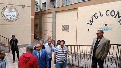 وكيل تعليم الدقهلية يتفقد اللمسات النهائية لافتتاح حمام السباحة (صور)
