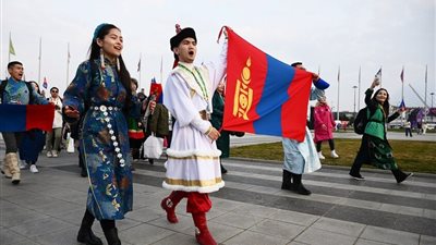 الرئيس المنغولي يشارك في احتفالات الذكرى الثمانين للنصر في موسكو