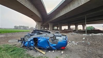 العربية بقت خردة، إصابة أسرة كاملة بسبب سقوط سيارة من أعلى الطريق الدائري بالصف (صور)