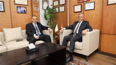 محافظ أسيوط يبحث إنشاء معهد لتدريب شباب الصعيد على علوم الفضاء