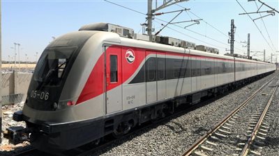 من الحلم إلى التكريم الرئاسي، فتيات يقُدن القطارات الكهربائية في مصر