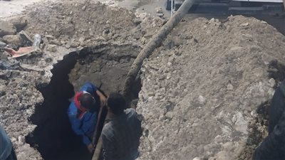  الانتهاء من إصلاح كسر ماسورة مياه بالعطارين في الإسكندرية