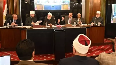 كواليس أول خلاف بين وزير الأوقاف والأزهر بسبب مشروع قانون تنظيم إصدار الفتوى (إنفوجراف) 