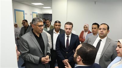 محافظ الجيزة يتفقد التأمين الصحي بأكتوبر، ويُوجه بصيانة عاجلة للمصعد ودورات المياه (صور)