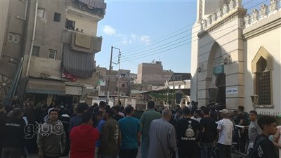 وسط انهيار أسرتها وصديقاتها، تشييع جثمان روان طالبة علوم الزقازيق (فيديو وصور)