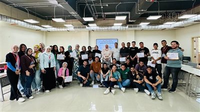 طلاب كلية الطب البشري بجامعة بني سويف الأهلية أول دوري العباقرة