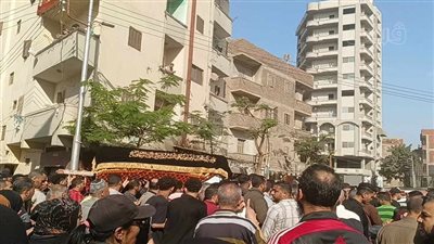 زملاؤها حملوا نعشها، مشاهد مؤثرة من جنازة روان طالبة علوم الزقازيق (فيديو وصور)