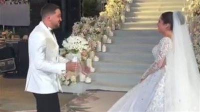 رنا رئيس تحتفل بزفافها على شاب من خارج الوسط الفني (صور) 