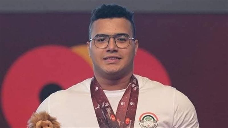 محمود حسني لاعب منتخب