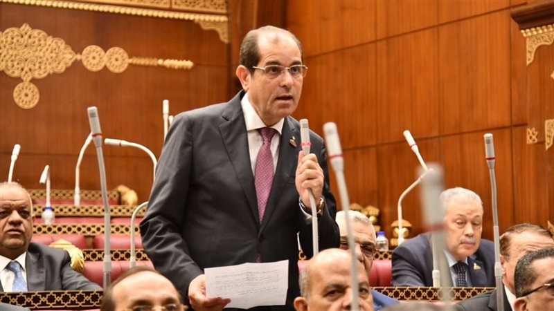  الدكتور يوسف عامر