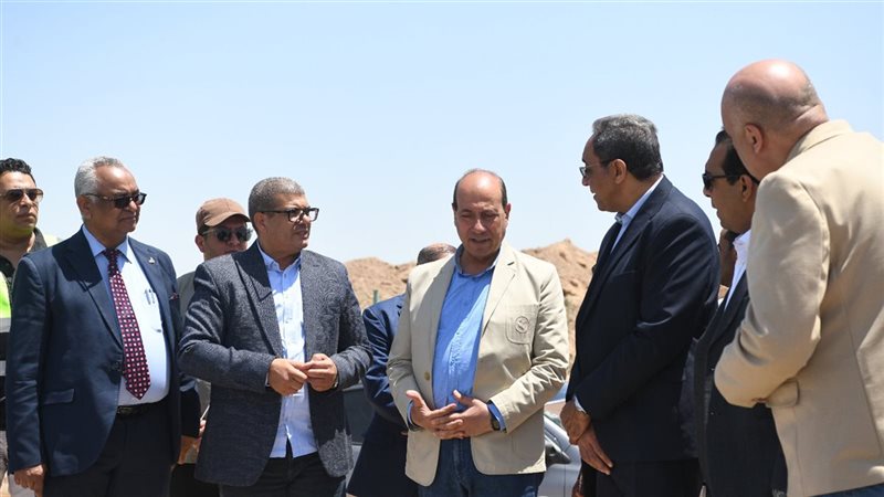 سكرتيرعام قنا يتابع