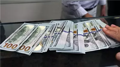 أخبار الاقتصاد اليوم: مواعيد صرف مرتبات مايو 2025.. تفاصيل الإعلان عن ترقيات موظفي الحكومة.. تراجع سعر الدولار بالبنوك.. والبورصة تخسر 4 مليارات جنيه