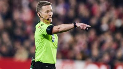 هذا الحكم يدير كلاسيكو ريال مدريد وبرشلونة بالدوري الإسباني 