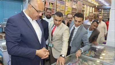 بتخفيضات 20٪، محافظ القليوبية يفتتح منافذ بيع جهاز مستقبل مصر لتوفير السلع الغذائية 