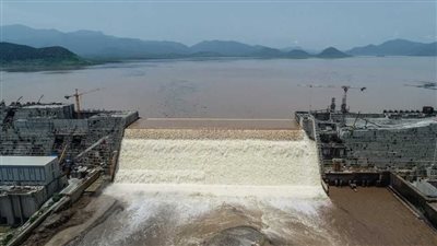 صور حديثة تكشف أزمة بسد النهضة، والخبراء: التوربينات توقفت وإثيوبيا تفشل في تصريف المياه