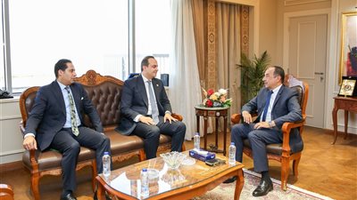 وزير قطاع الأعمال: التعاون مع الرعاية الصحية لتحسين الخدمات المقدمة للعاملين بالشركات