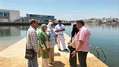 أخذ عينات من بحيرة التمساح بالإسماعيلية لقياس معدلات التلوث البيئي (صور) 