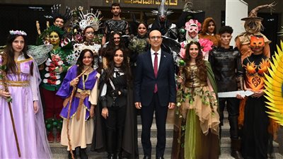 يضم 50 عملا فنيا، جامعة أسيوط تفتتح المعرض السنوي لطلاب الديكور والعمارة (صور) 