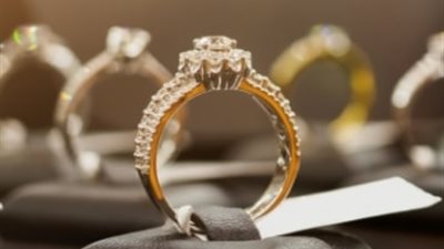 تراجع أسعار الذهب بختام تعاملات اليوم الأربعاء 7 مايو 2025