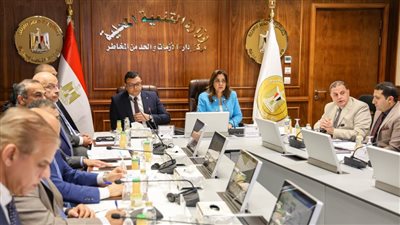 وزيرا التنمية المحلية والإسكان يترأسان اجتماع اللجنة العليا لتراخيص المحال العامة بالمحافظات