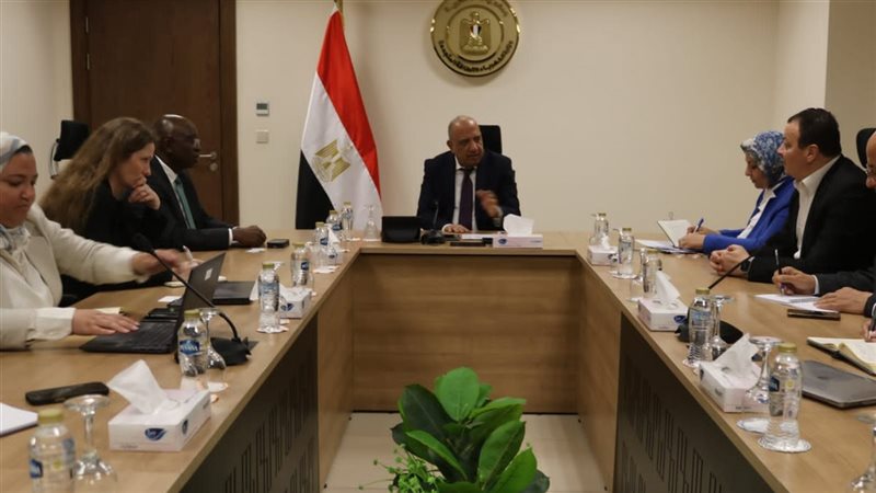 اجتماع وزير الكهرباء