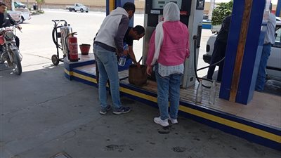 بعد جدل غش البنزين، تموين الإسماعيلية تسحب عينات من محطات الوقود للتأكد من الجودة