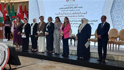 وفد من طالبات 