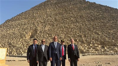وزير الثقافة والسياحة التركي يزور الأهرامات ويشيد بعراقة الحضارة المصرية القديمة
