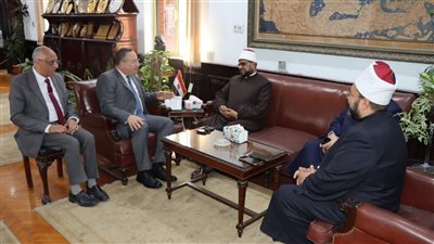 رئيس جامعة الإسكندرية يبحث مع الأمين العام لمجمع البحوث الإسلامية تعزيز التعاون