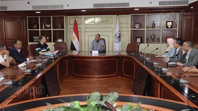 سكرتير بني سويف يبحث مستجدات ملف المنشآت الآيلة للسقوط