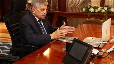 قناة السويس تتواصل مع عملائها بشأن التطورات الإيجابية للأوضاع الأمنية بالبحر الأحمر