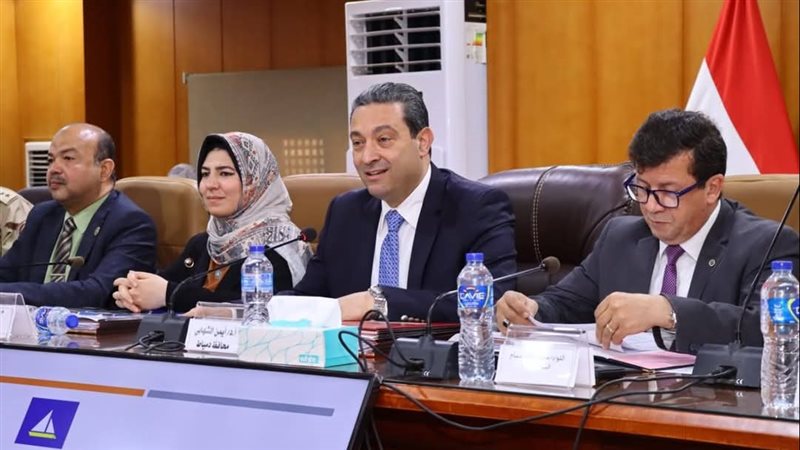 محافظ دمياط والقيادات