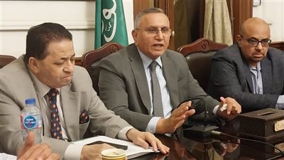 اللجنة النوعية بحزب الوفد تناقش طلبات المرشحين للانتخابات البرلمانية(صور)