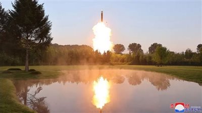 وسط تصاعد التوترات، كوريا الشمالية تطلق صواريخ باليستية قبالة الساحل الشرقي 