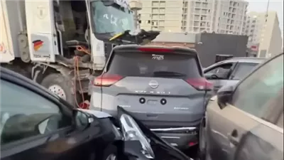 من يملك الرصيف؟ هل يكشف حادث تريلا القطامية المسكوت عنه في مخالفات معارض السيارات؟