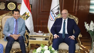 وزير الشباب يشارك في مناقشة رسالة دكتوراه بجامعة بني سويف