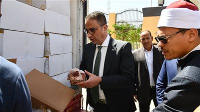 الأوقاف تسلم الفيوم طنين من لحوم الصدقات لتوزيعها على الأسر الأولى بالرعاية 