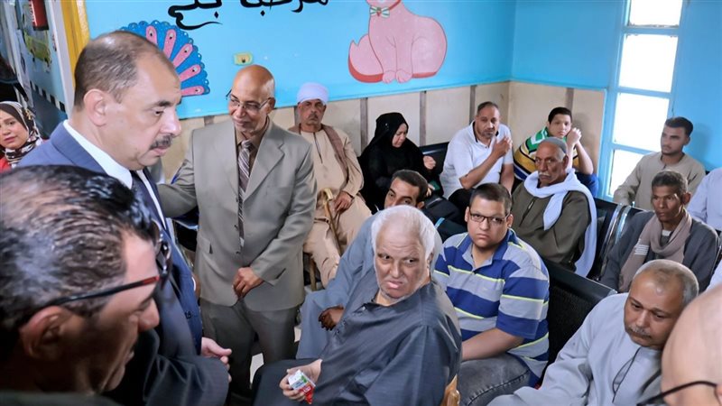محافظ سوهاج يتفقد