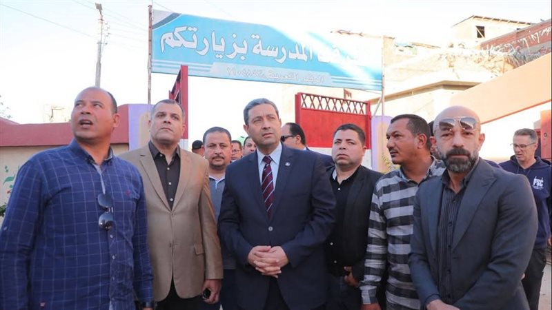 محافظ دمياط يزور