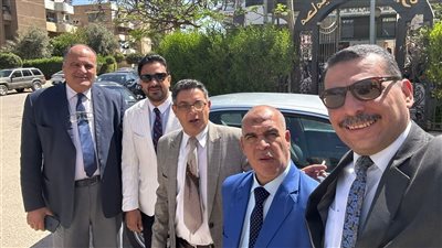 عضو مجلس المحامين بجنوب الجيزة يثبت الإضراب أمام محكمة أكتوبر (صور)